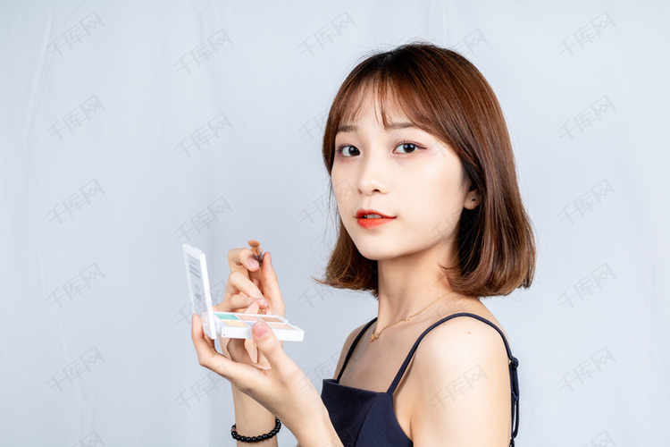 林海情缘｜西藏自治区成立60周年 从木板房到藏式新居 伍金次仁：看，这是我的新家！