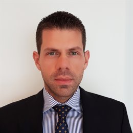 香港湾仔坚尼地道树下发现无头尸，警方初步判断为高处堕下