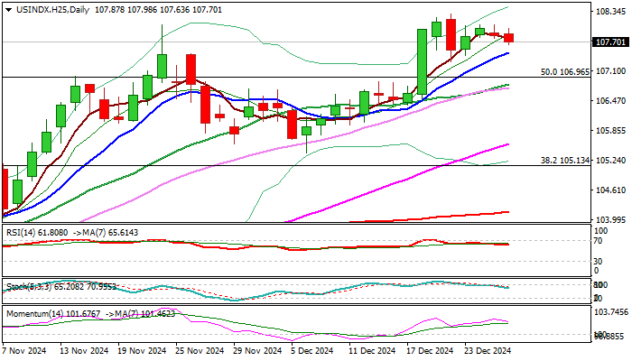 老人逆行被绊倒去世，家属索赔顺行者60余万元！法院判了